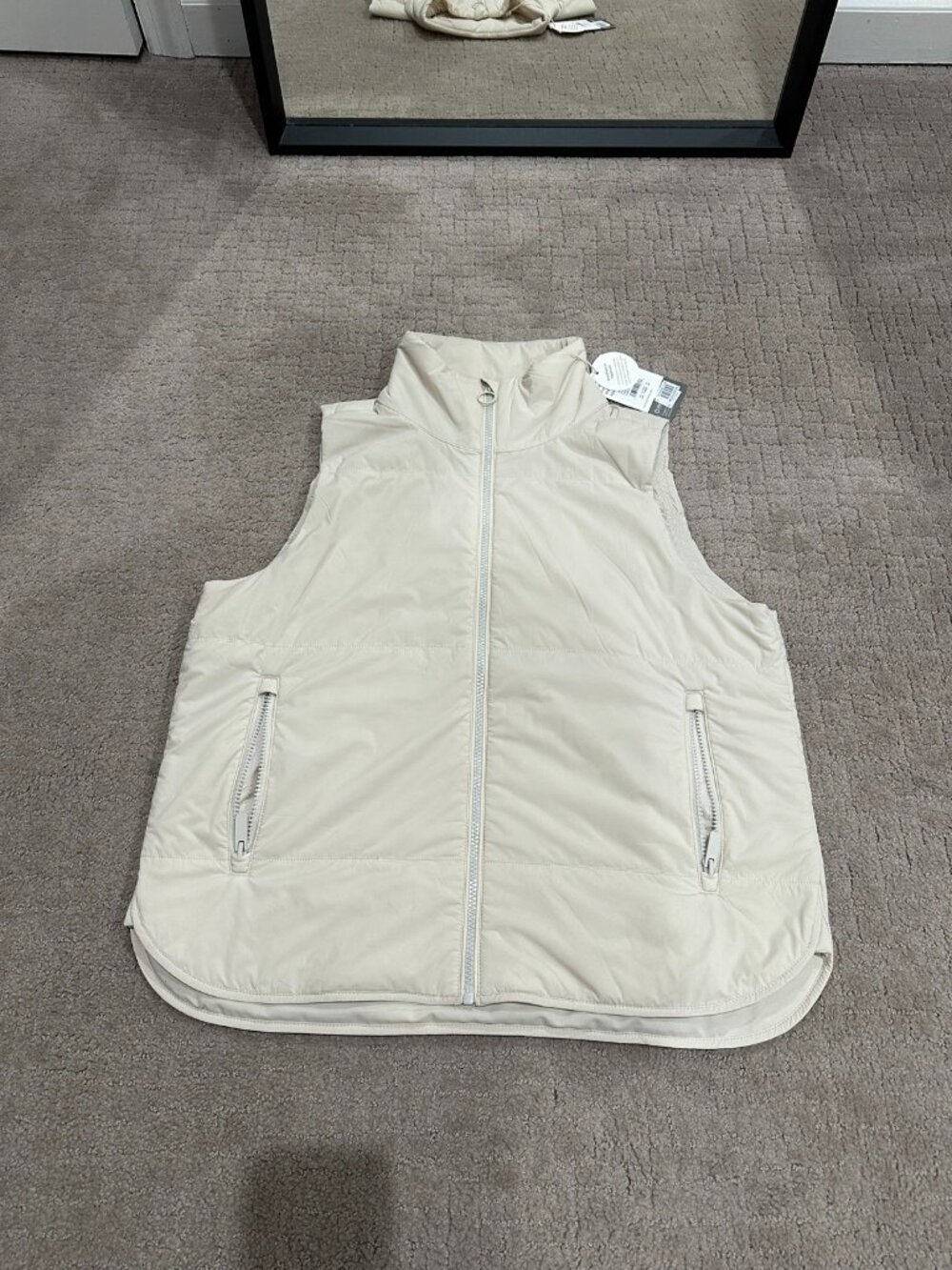 Vuori Women's Canyon Insulated Vest - Bone, Size M, NWT